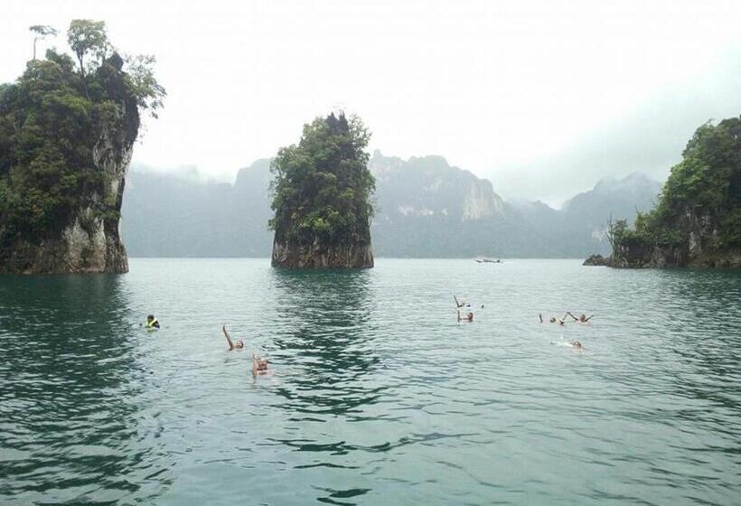 Khaosok Secret Hostel