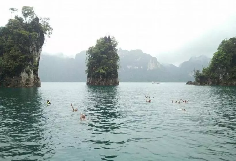 Khaosok Secret Hostel
