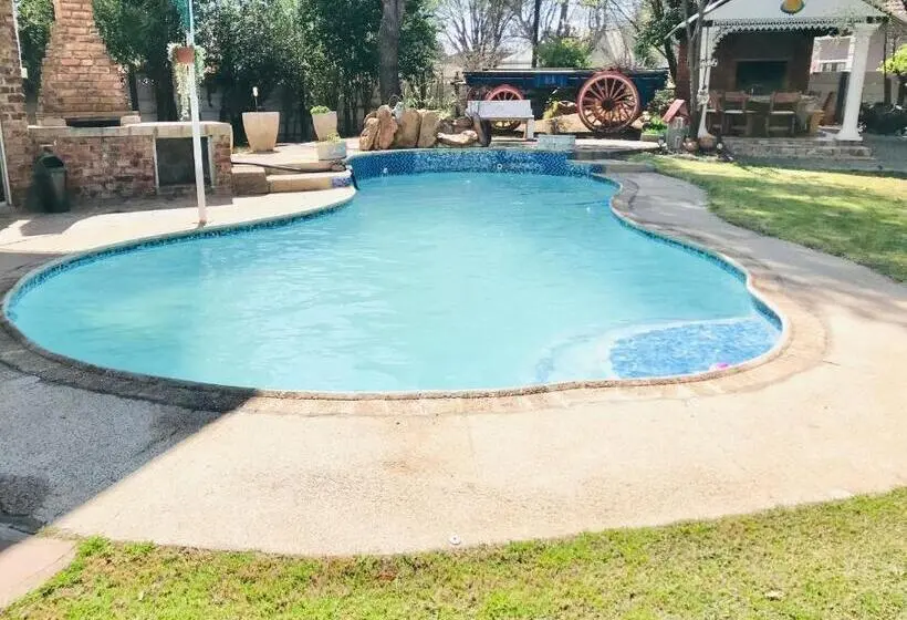 Majatalo Sondela Bed And Breakfast