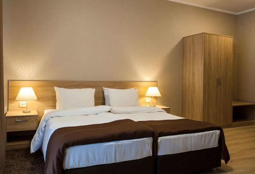 منتجع Volyn Country Club