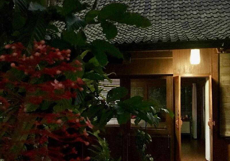 Bed and Breakfast Clove Tree Hill