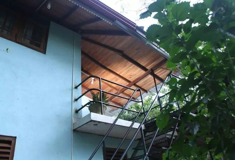 Aamiaismajoitus (B&B) L.l.tourist Inn & Safari Jeeps