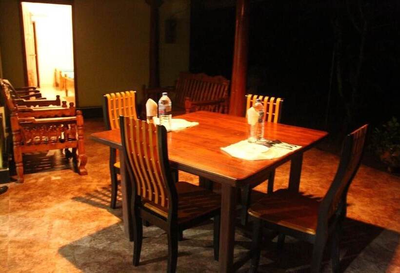 ベッドアンドブレックファースト L.l.tourist Inn & Safari Jeeps