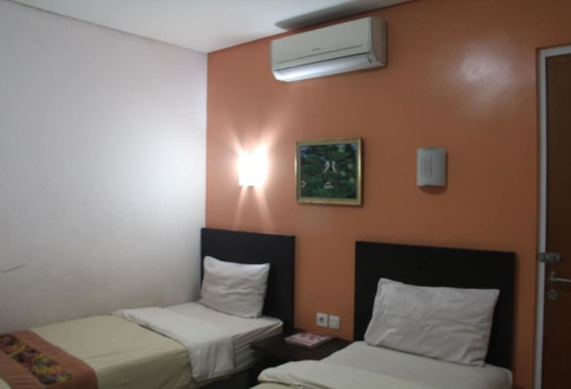 Bed and Breakfast Tirta Mansion Lippo Village