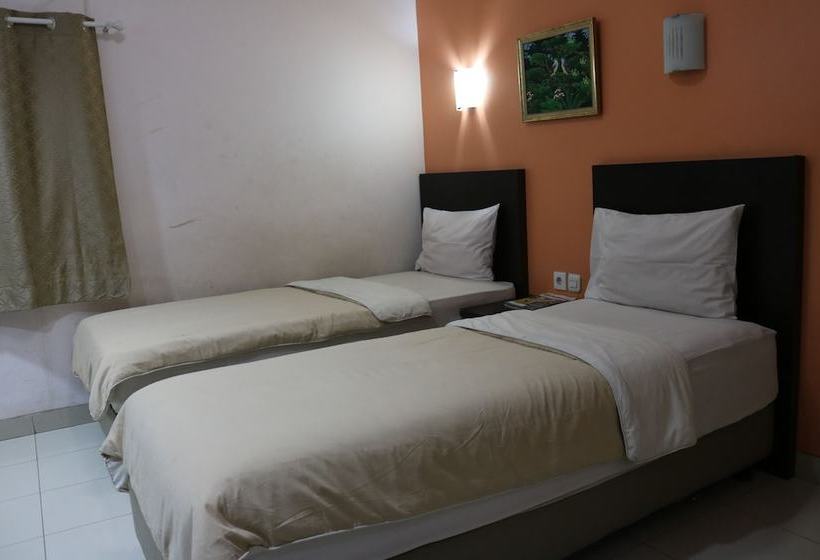 Bed and Breakfast Tirta Mansion Lippo Village