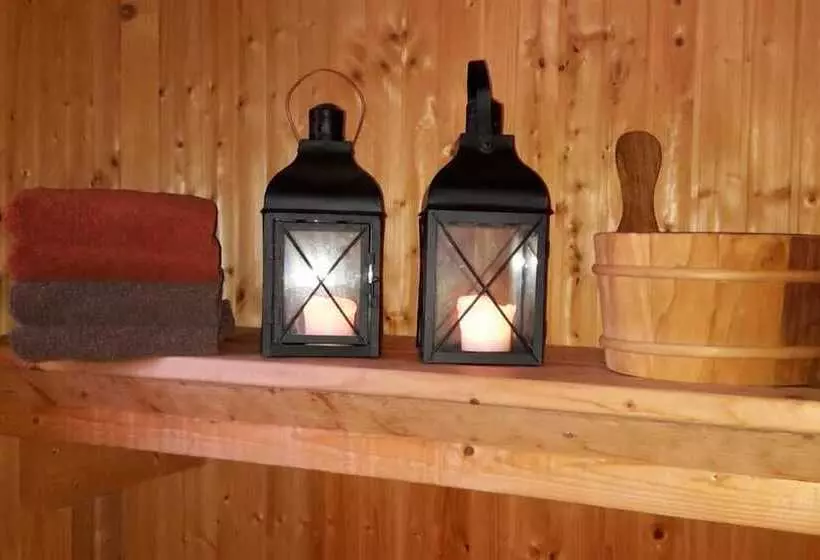 Aamiaismajoitus (B&B) Ulvsbomuren Vildmark & Lantliv