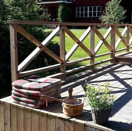 Aamiaismajoitus (B&B) Ulvsbomuren Vildmark & Lantliv