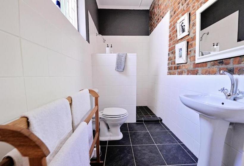 Daisy Darling Bed & Breakfast