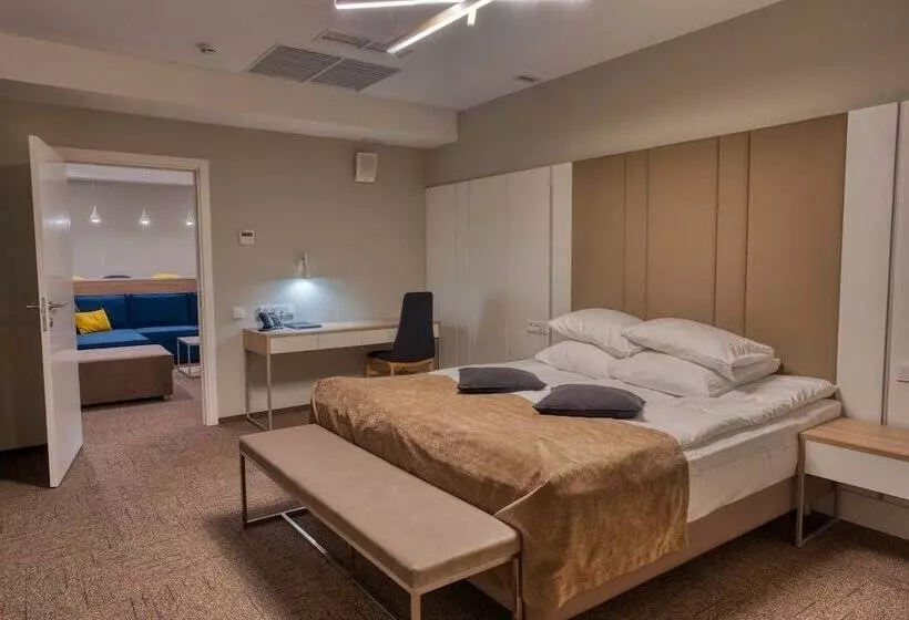 Hotelli Aurora Club Spa Resort