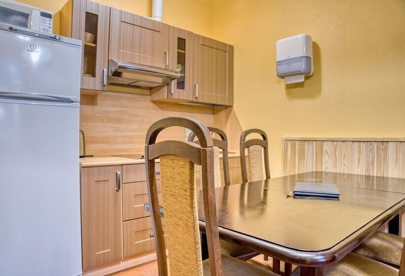 בית מלון כפרי Aurora Club Spa Resort