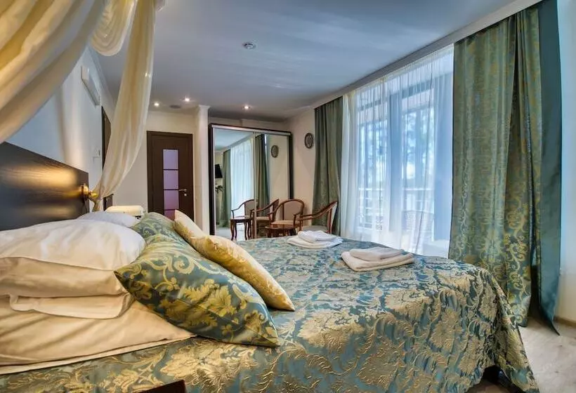 Hotelli Aurora Club Spa Resort