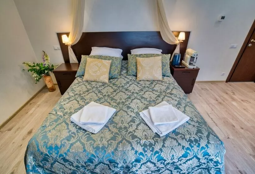 Hotelli Aurora Club Spa Resort