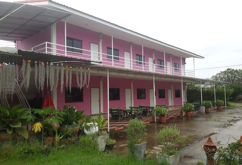 בית מלון כפרי Bandung Grand