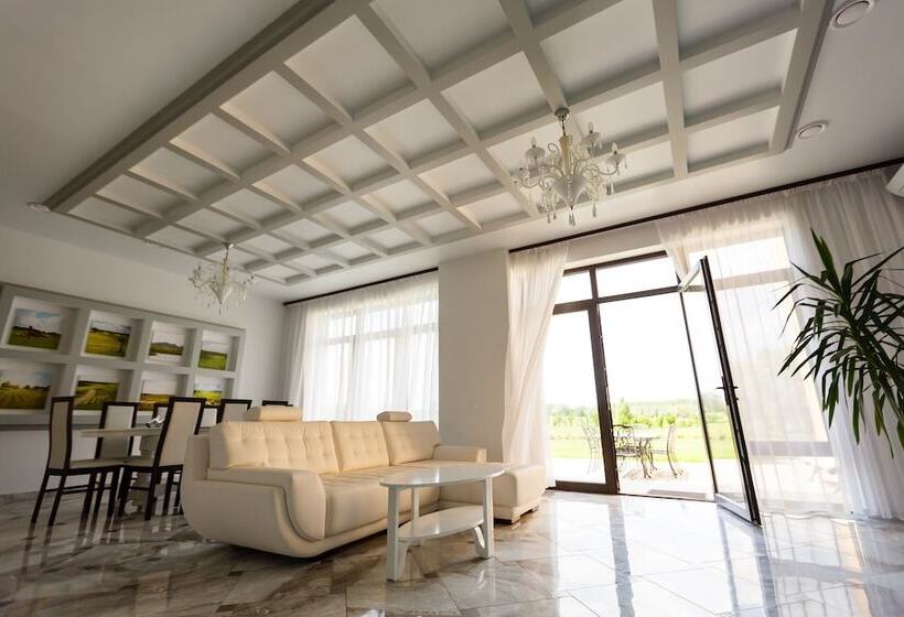 فندق Golf Village