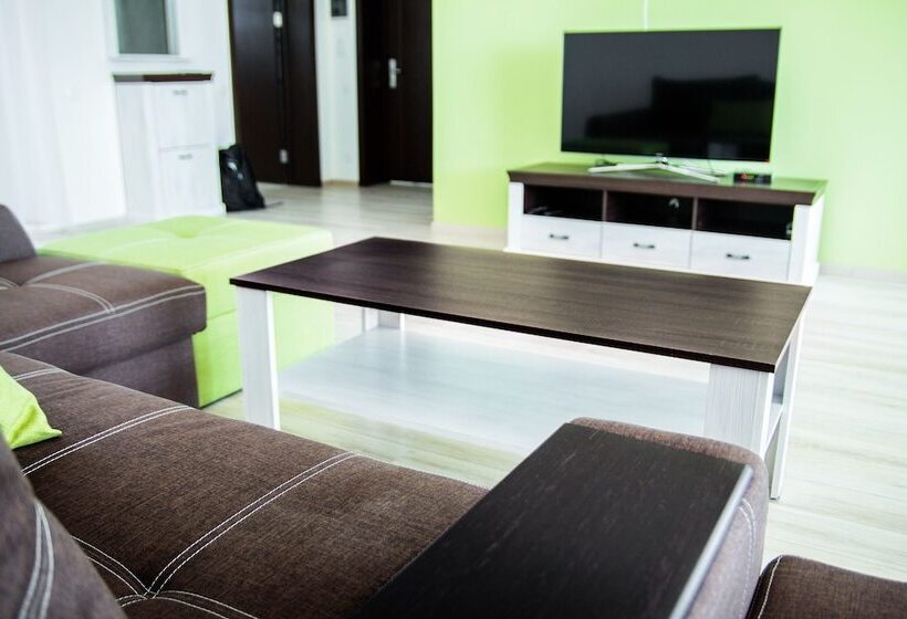 فندق Golf Village