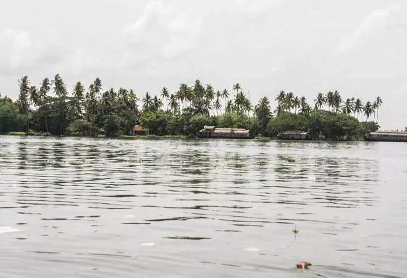 Hotelli Island Lake Resort By Oyo Rooms