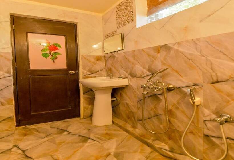 Hotel Island Lake Resort By Oyo Rooms