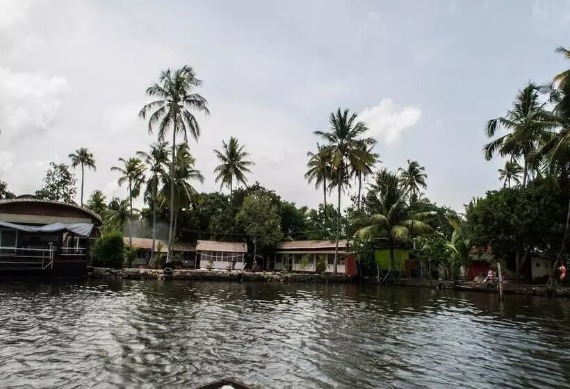 Hotelli Island Lake Resort By Oyo Rooms