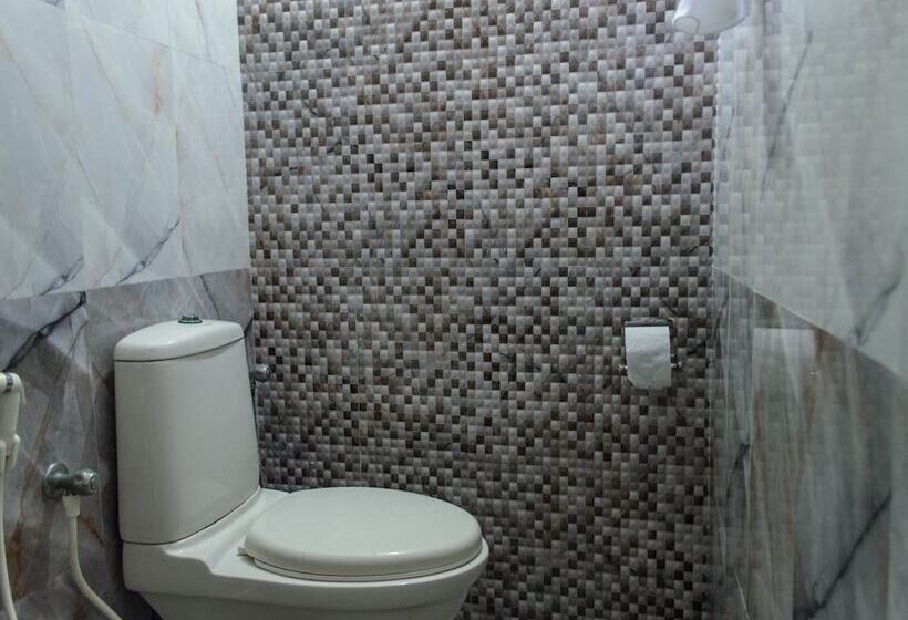 Hotel Island Lake Resort By Oyo Rooms