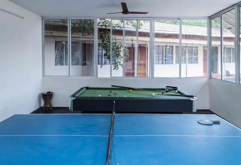 Hotelli Island Lake Resort By Oyo Rooms