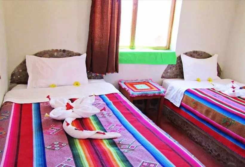 هتل Luquina Utama Lodge