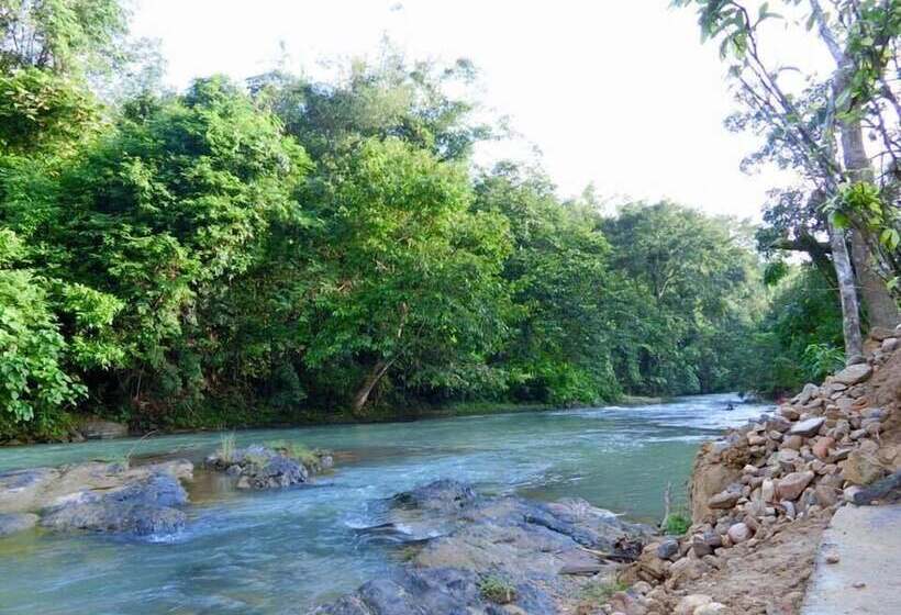 فندق Nhancumphon