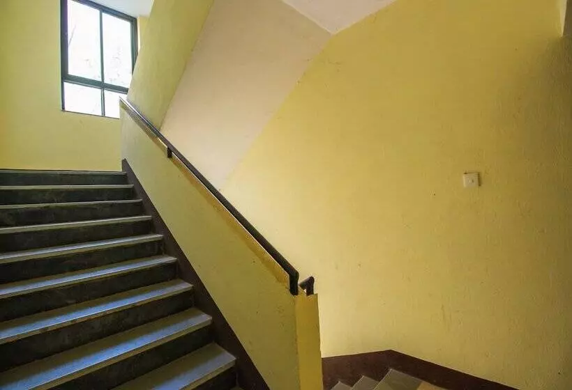 Hotelli Oyo Home 11349 Sunlit 2bhk