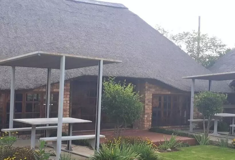 Hotelli Pepe Piatto Lodge