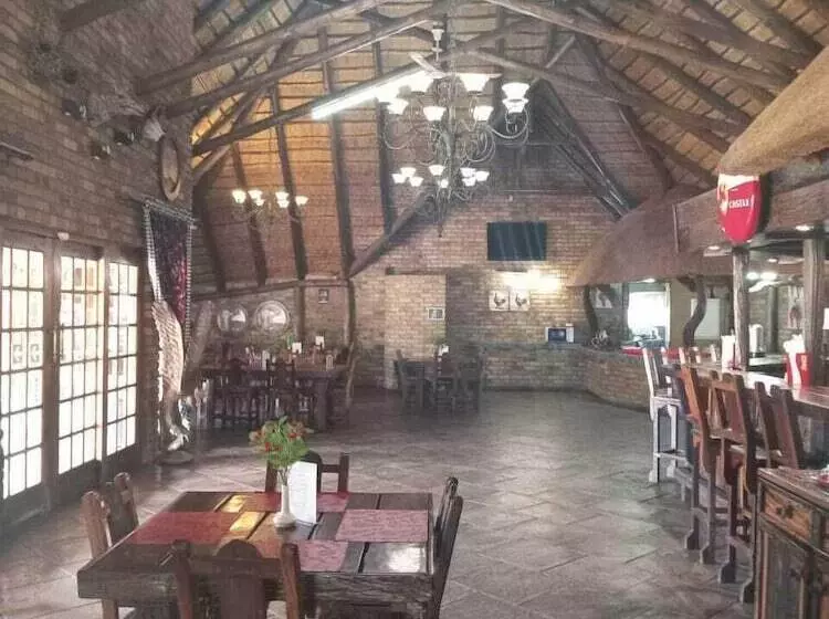 Hotelli Pepe Piatto Lodge