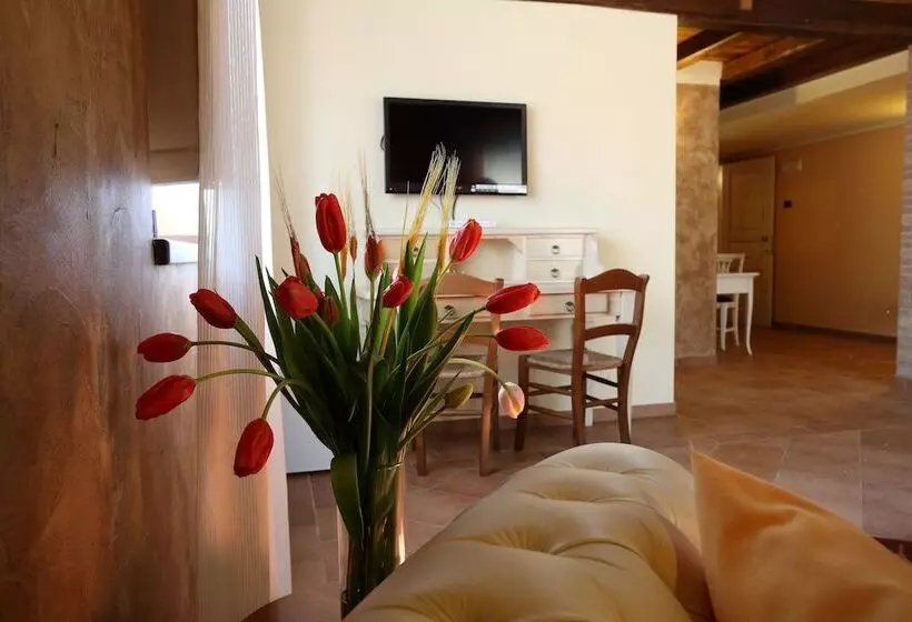 Maaseutuhotelli Agriturismo Creta Rossa