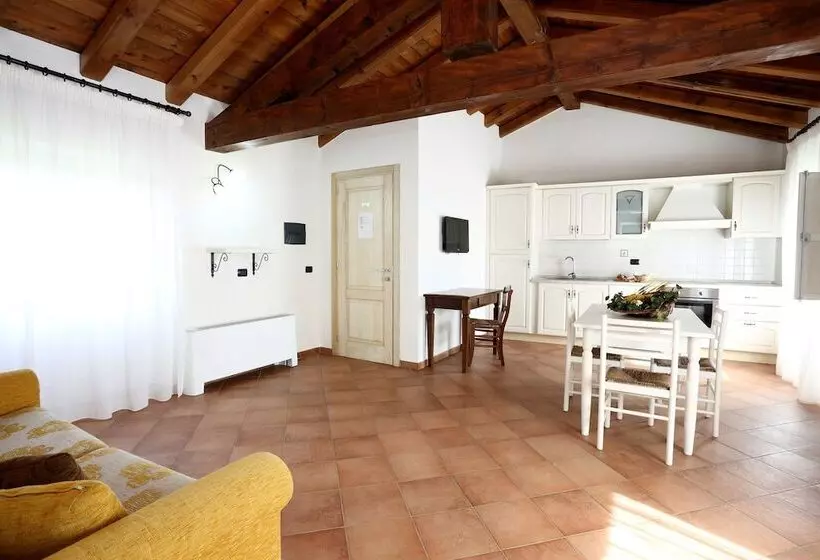 Maaseutuhotelli Agriturismo Creta Rossa