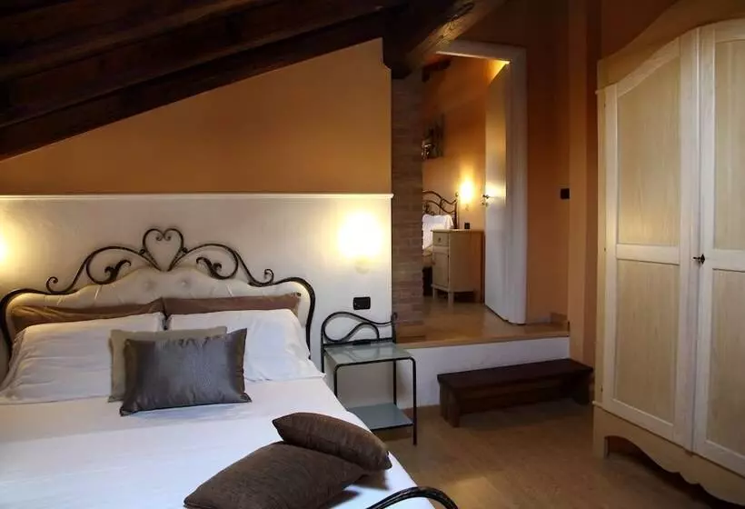 Maaseutuhotelli Agriturismo Creta Rossa