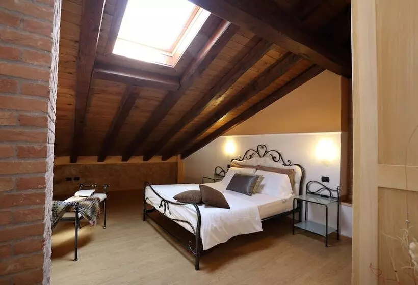 Maaseutuhotelli Agriturismo Creta Rossa