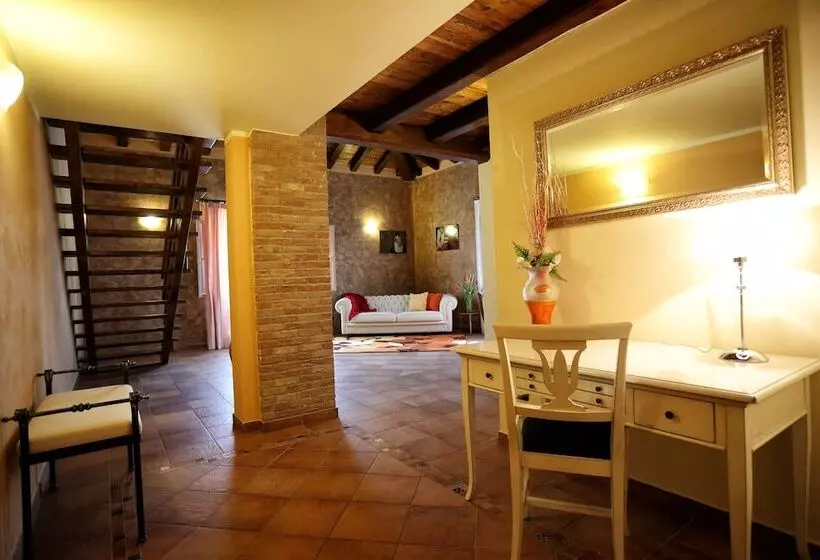 Maaseutuhotelli Agriturismo Creta Rossa