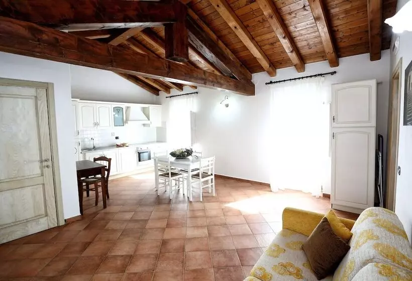 Maaseutuhotelli Agriturismo Creta Rossa