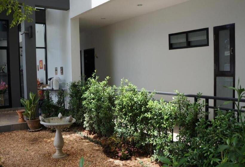 בית מלון כפרי Sabai @ Chumphae