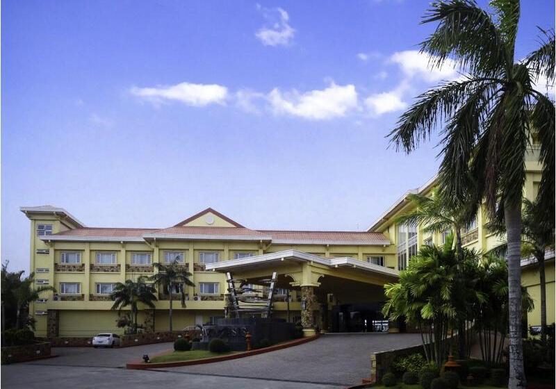 Tanza Oasis Hotel And Resort