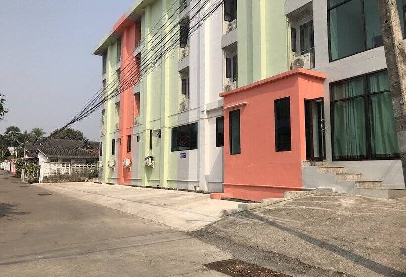 בית מלון כפרי Thanakorn Garden