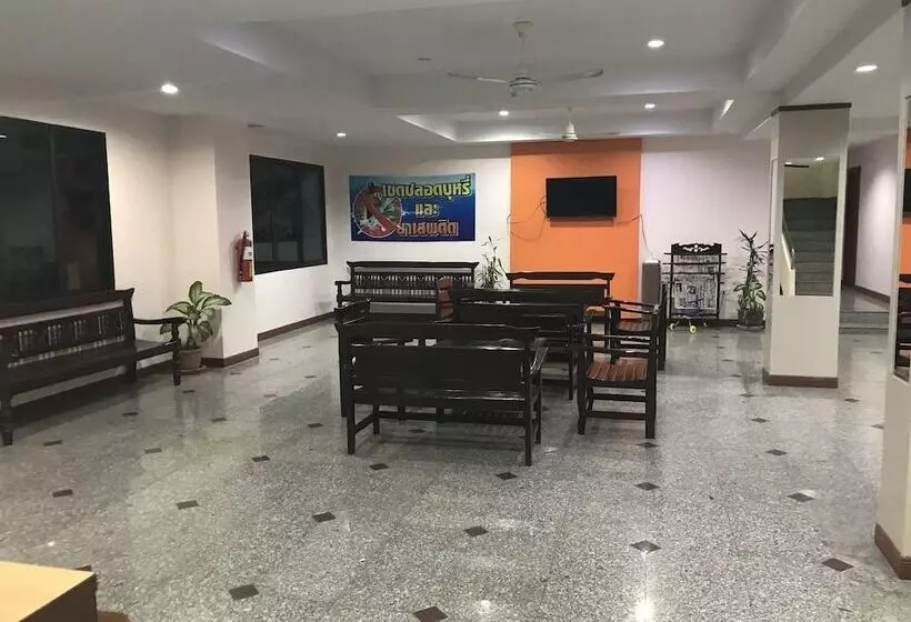 ホテル Thanakorn Garden