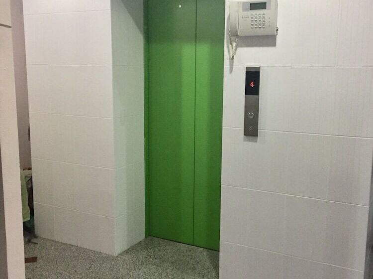 בית מלון כפרי Thanakorn Garden