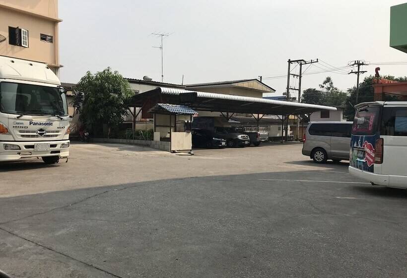 בית מלון כפרי Thanakorn Garden