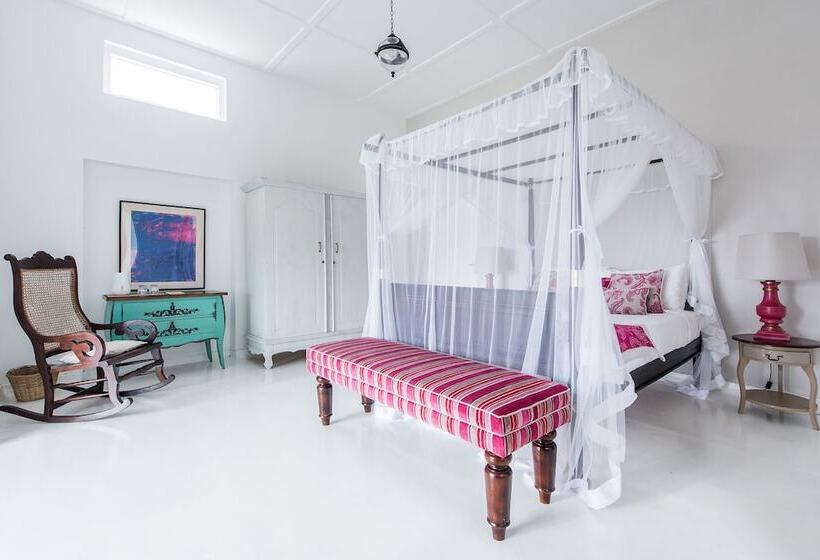 Пансион Ashburnham Estate