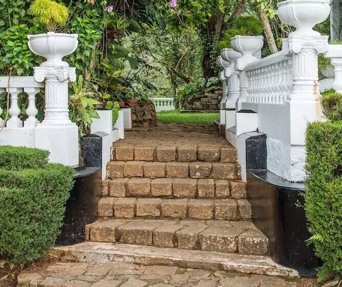 Majatalo Ashburnham Estate