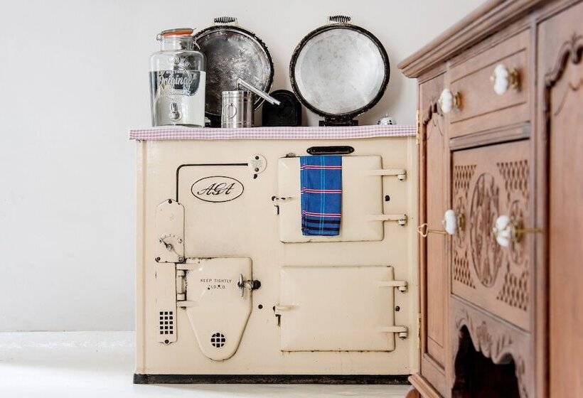 Пансион Ashburnham Estate