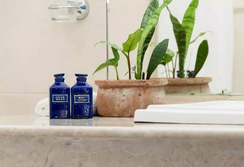 Majatalo Ashburnham Estate