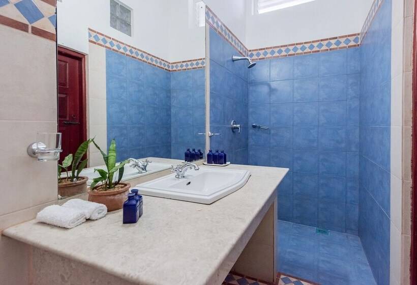 Пансион Ashburnham Estate