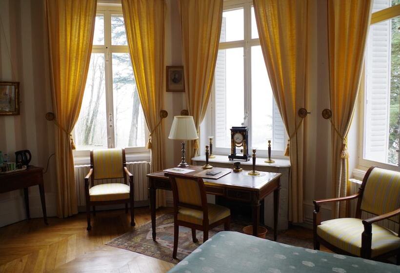 פנסיון Château De Varambon