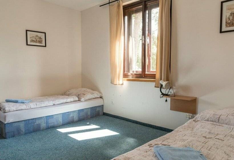 פנסיון Outline B&b Jiricna