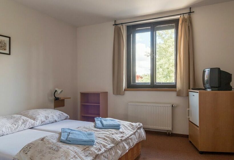 פנסיון Outline B&b Jiricna