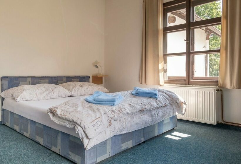 פנסיון Outline B&b Jiricna